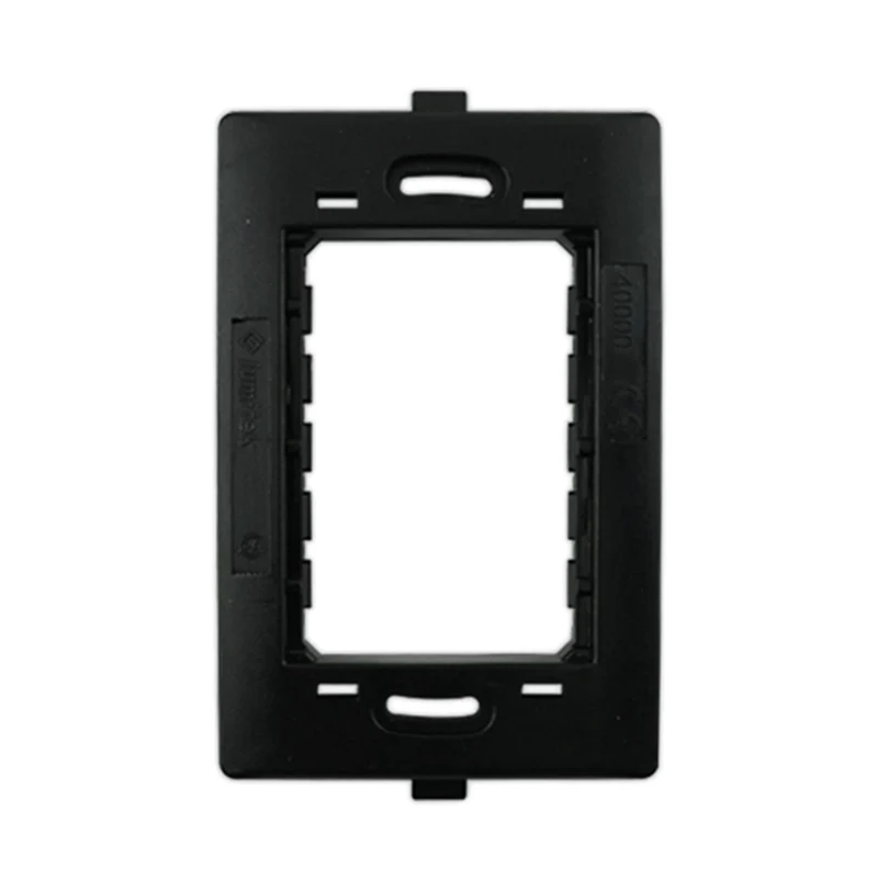 THREE GANGS PANEL WITH SCREWS
