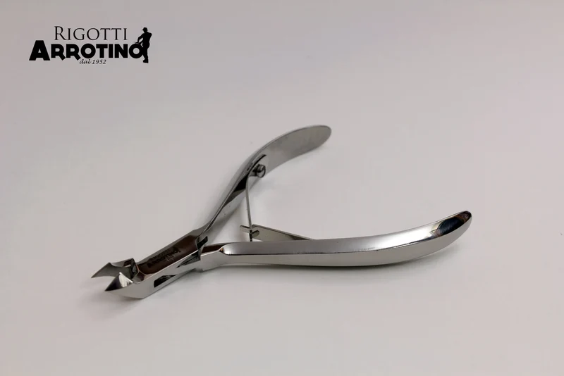 Tronchesino per cuticole acciaio inox lucido Rigotti lama mm.5