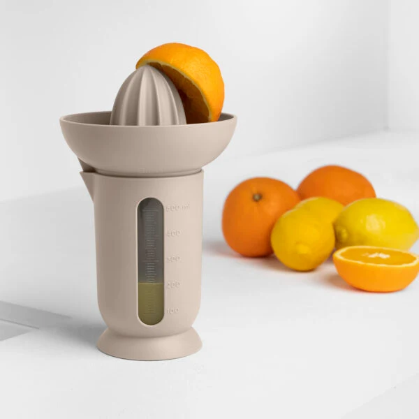 Spremiagrumi Ufo con Caraffa Graduata - 500 ml Moka