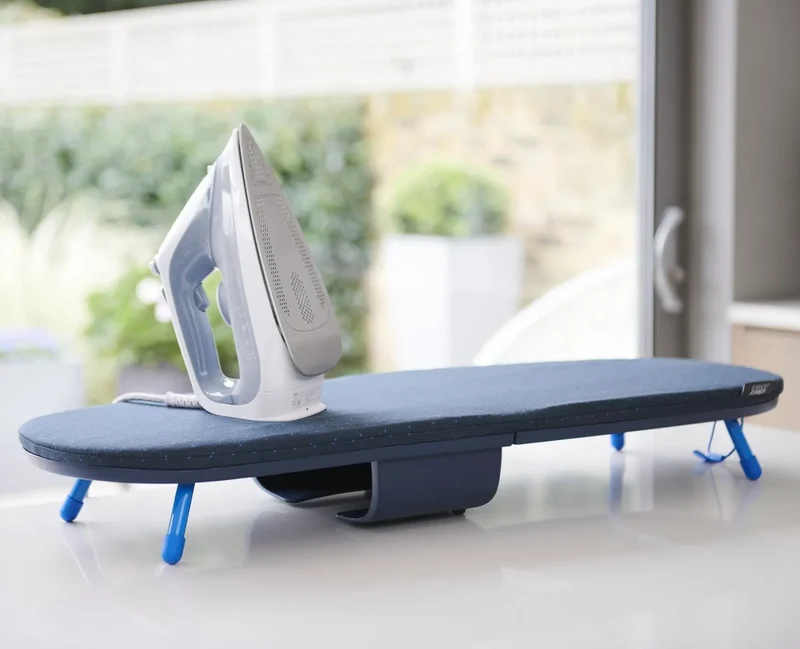 Pocket Plus - Asse da Stiro da Tavolo Pieghevole Salvaspazio con Copriasse