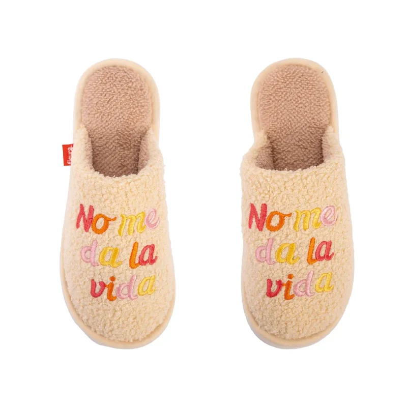 Zapatillas “No me da la vida” beige
